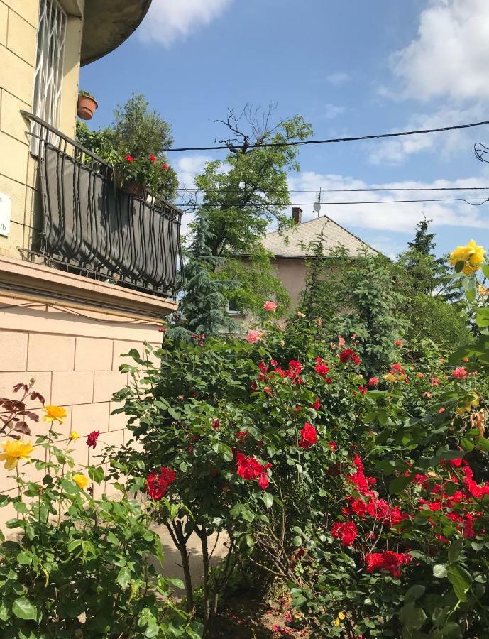 Budapest Hideout In Style With Free Parking - Luxury Apartment Exterior photo